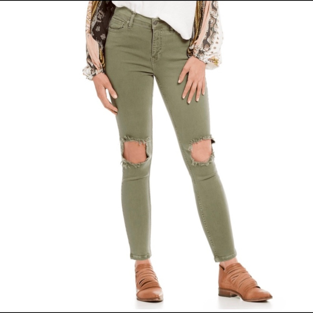 NWT Free People Women’s Busted Skinny Jeans